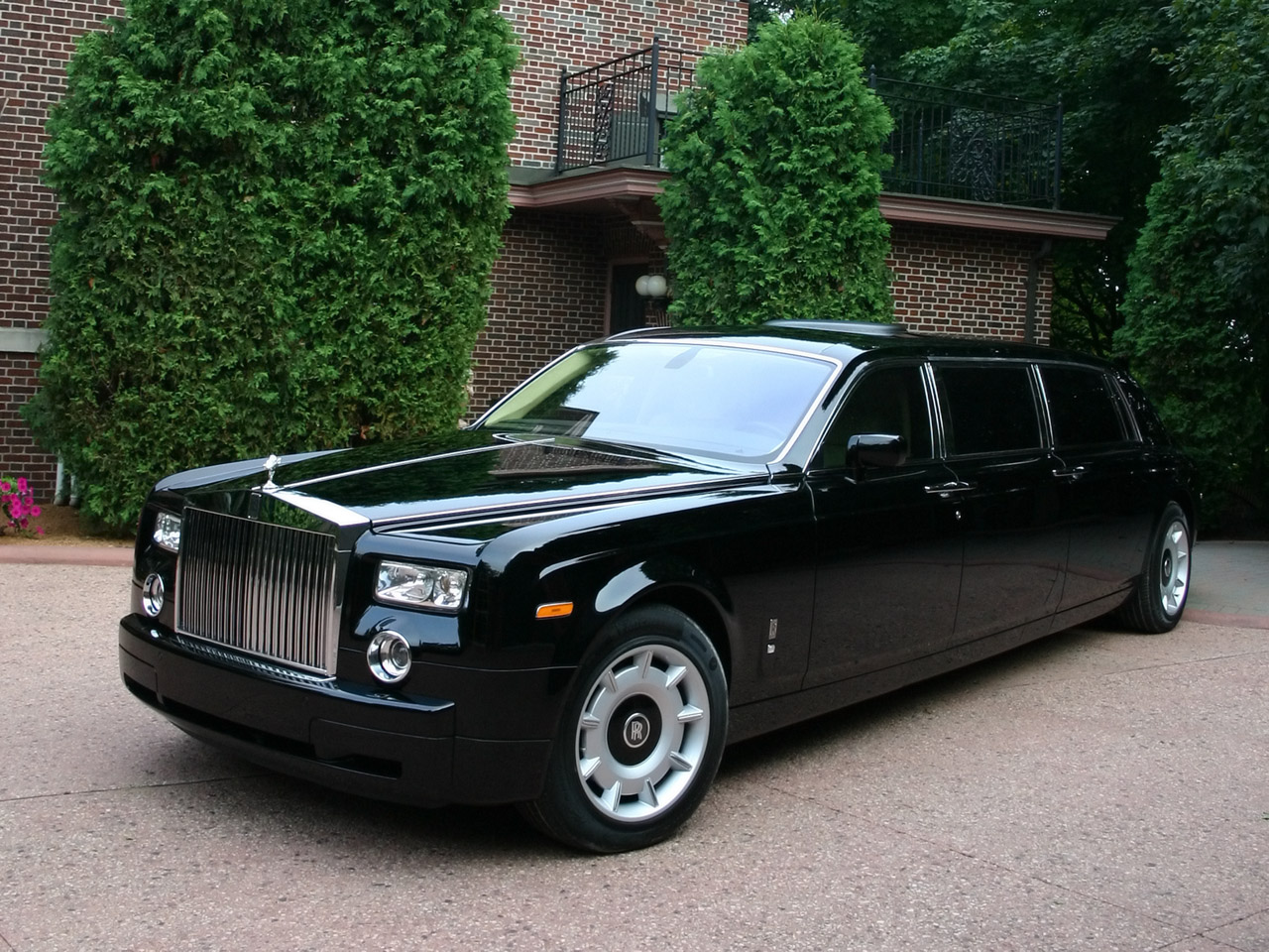 Rolls Royce Limousines, RR Phantom Limos